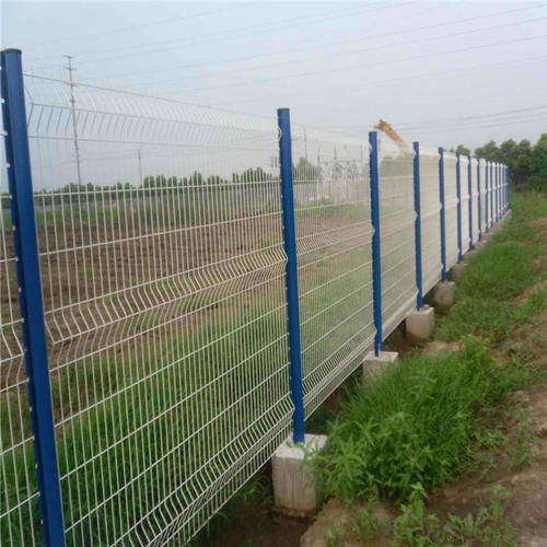 生態(tài)園護(hù)欄網(wǎng)與聲控LED旋律燈電路設(shè)計(jì)